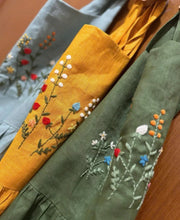 Load image into Gallery viewer, Vintage Style Hand Embroidered Linen Apron