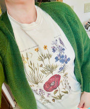Load image into Gallery viewer, Unisex Vintage Botanical Tee